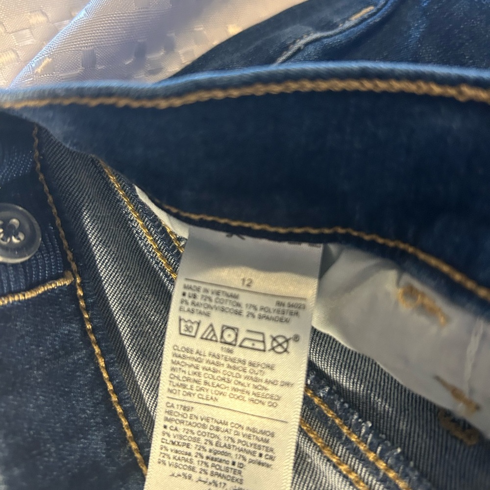 Old Navy Distressed Dark Blue Women's Skinny Jeans - Picture 4 of 4